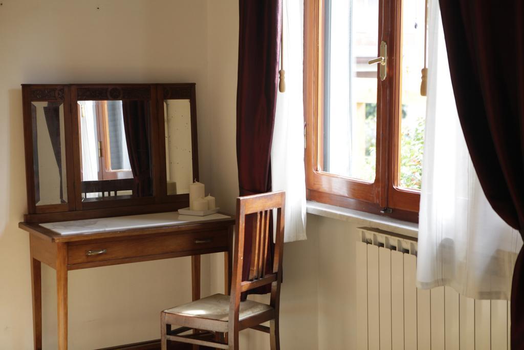 B&B Casa Di Claudia Marina Di Carrara Værelse billede