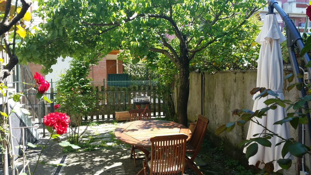B&B Casa Di Claudia Marina Di Carrara Eksteriør billede